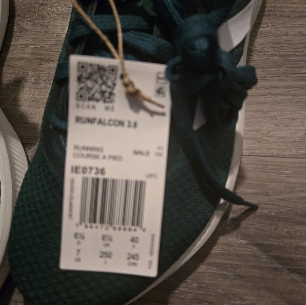 Adidas RUN Falcon Size 7 Brand New - Picture 7 of 7